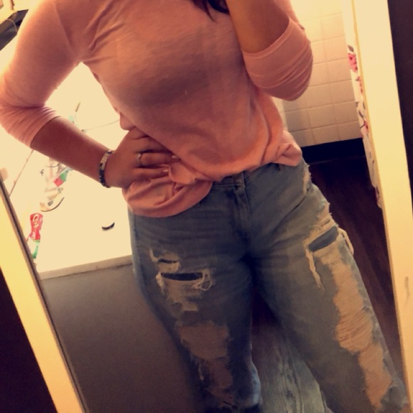 Hollister Distressed High-Rise Mom Jean | 9/29 - Picture 3 of 3